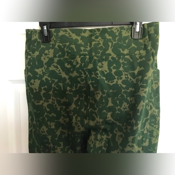 Cabi Marathon Leggings - NWT - Picture 4 of 8